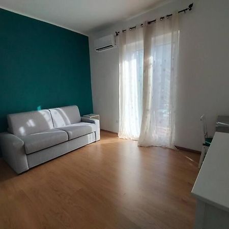 Aura Apartment Бари Экстерьер фото