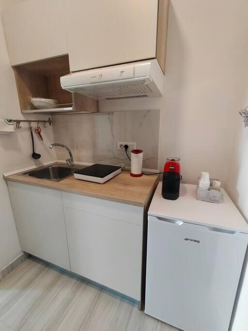 Aura Apartment Бари Экстерьер фото