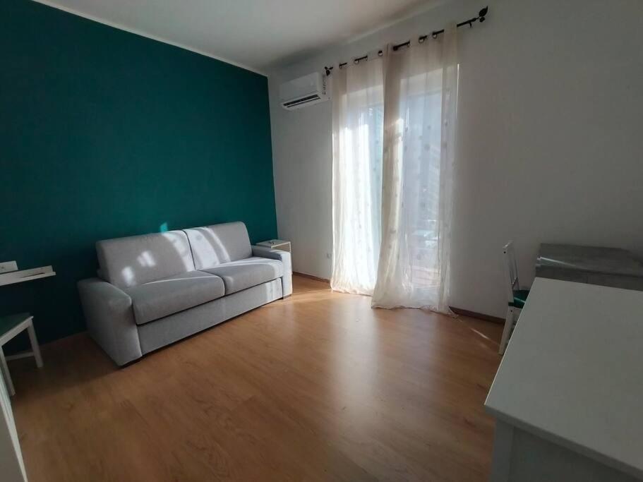 Aura Apartment Бари Экстерьер фото