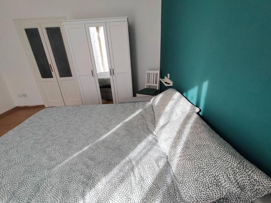 Aura Apartment Бари Экстерьер фото