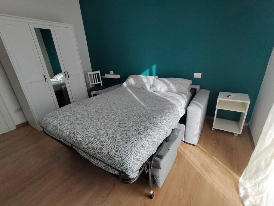 Aura Apartment Бари Экстерьер фото