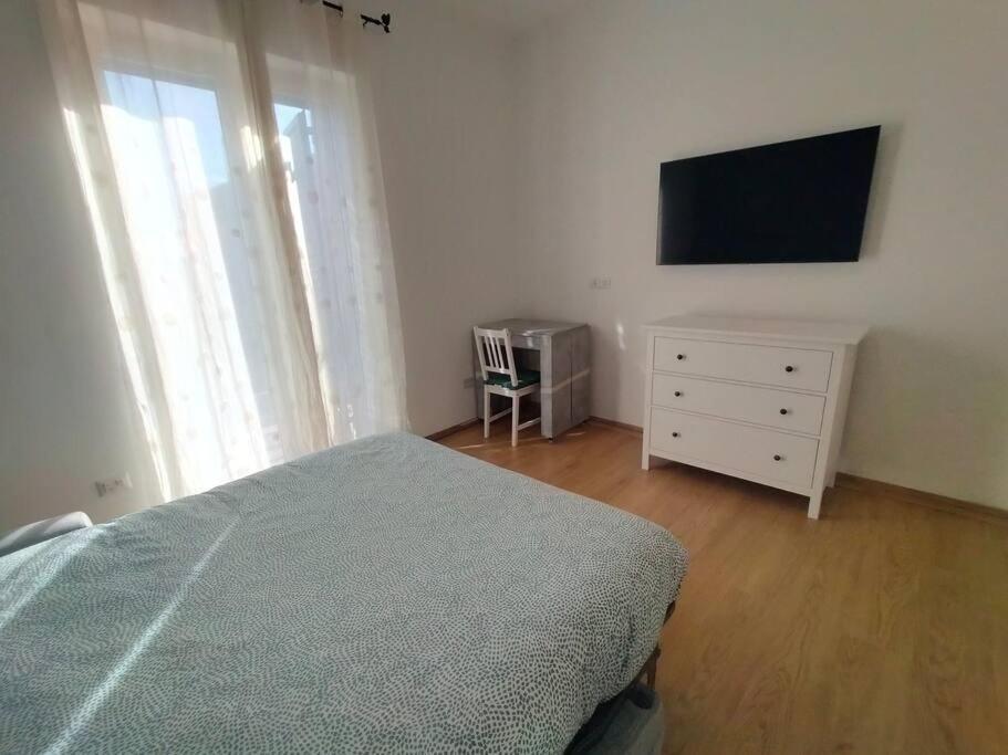 Aura Apartment Бари Экстерьер фото
