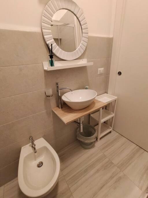 Aura Apartment Бари Экстерьер фото
