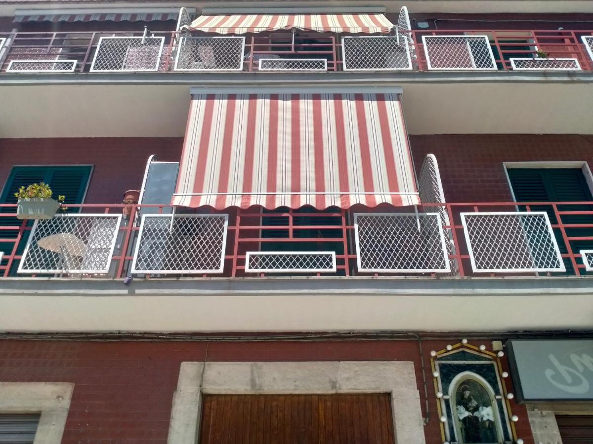 Aura Apartment Бари Экстерьер фото